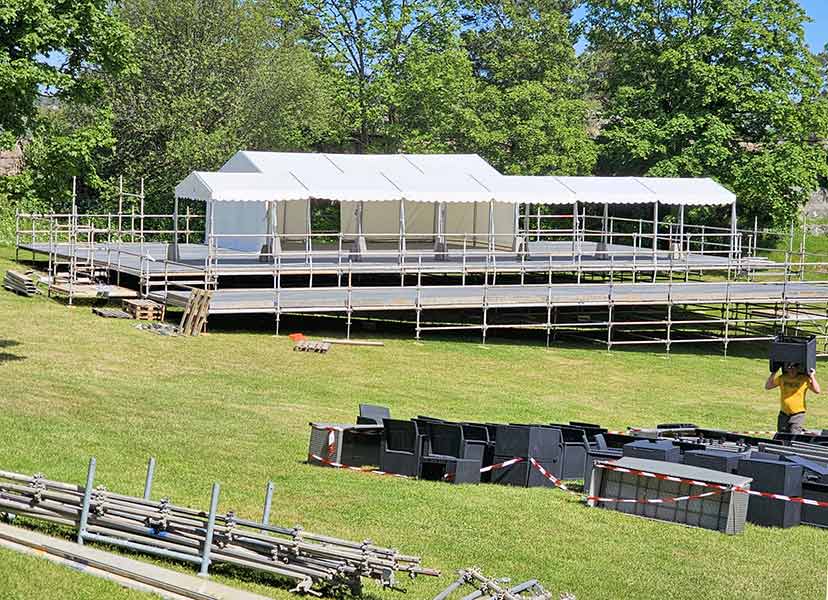 Palco e piattaforma in ponteggio multidirezionale per accoglienza ospiti VIP progettato con il software PON CAD