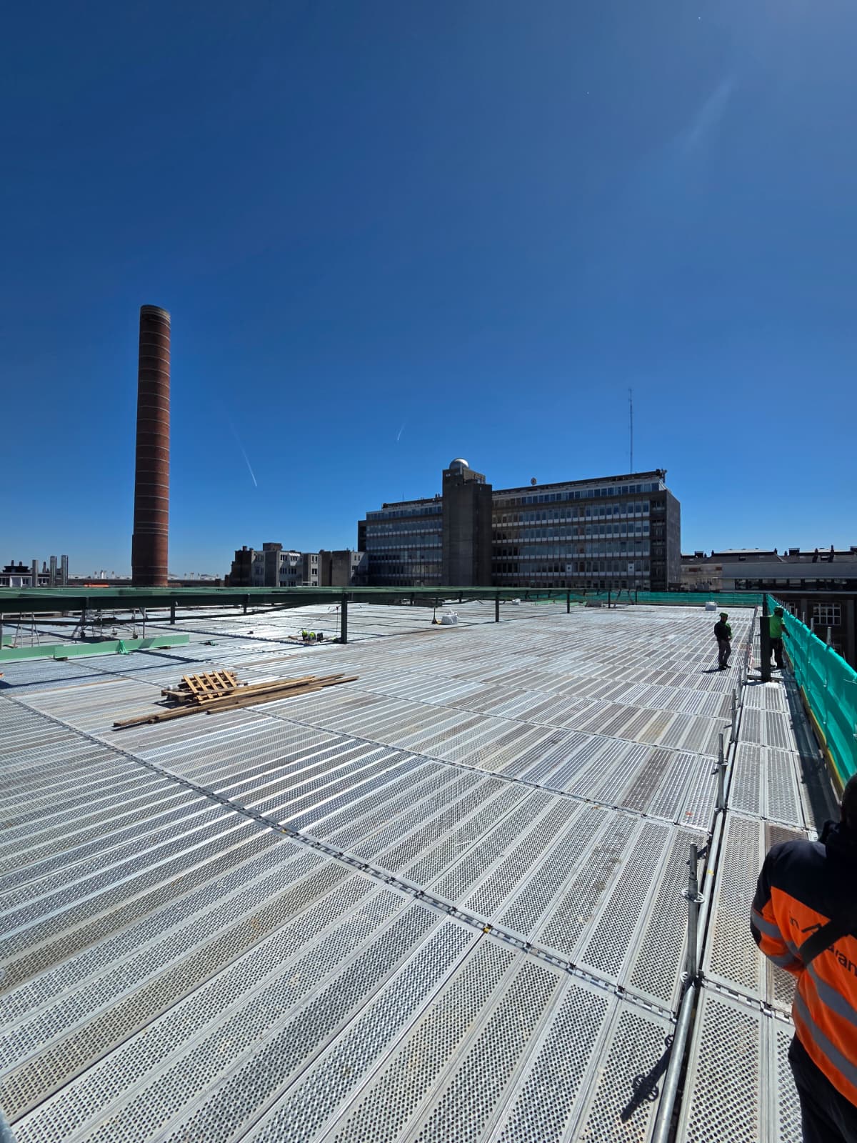 biggest scaffolding platform on rooptop